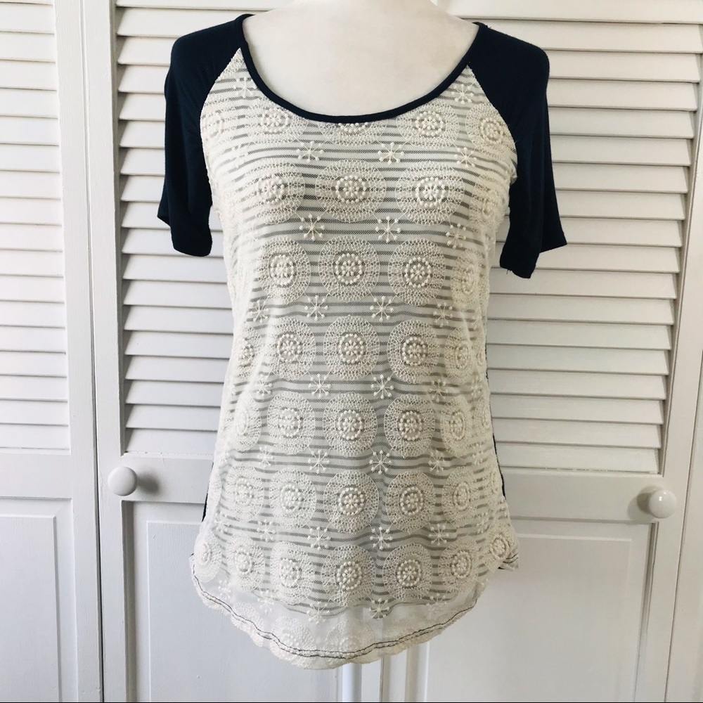 3/$25 MAURICES Blue White Short Sleeve Shirt Size Small